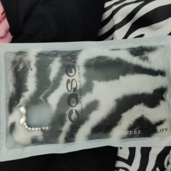 Zebra fur iPhone 11 rhinestone phone case - Picture 6 of 6